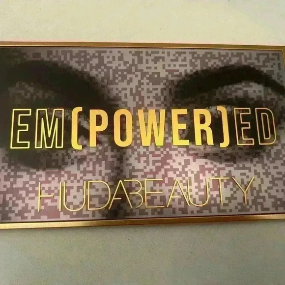 Huda Beauty Empowered palette - Picture 5 of 6